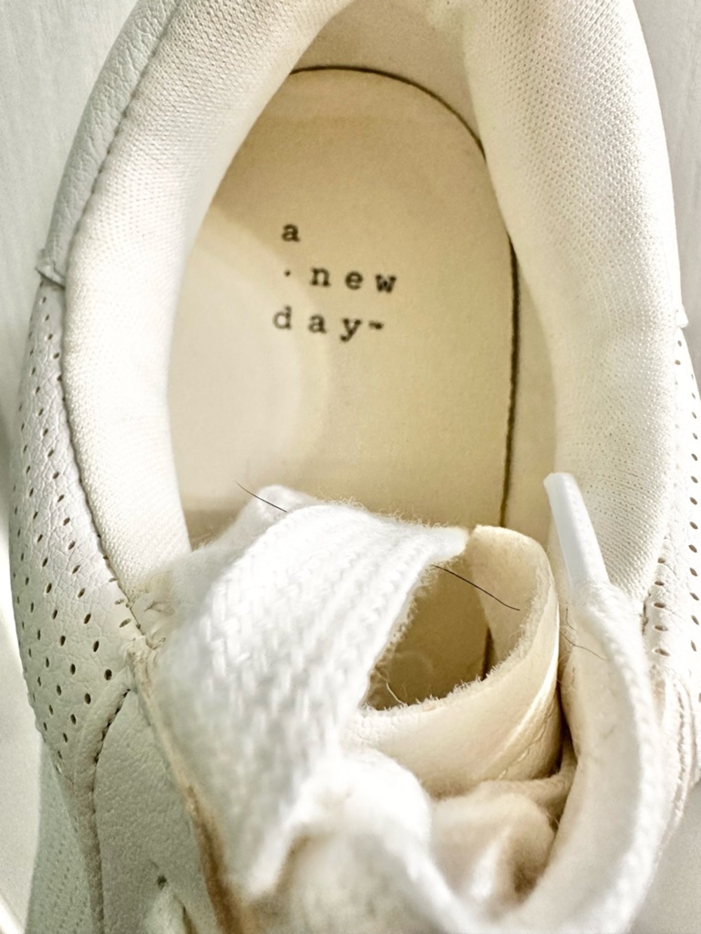 NWOT A NEW DAY Classic White Sneakers - Picture 4 of 5